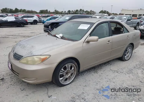 2004 Toyota Camry Le z USA, uszkodzony, nr VIN 4T1BE32K64U359664